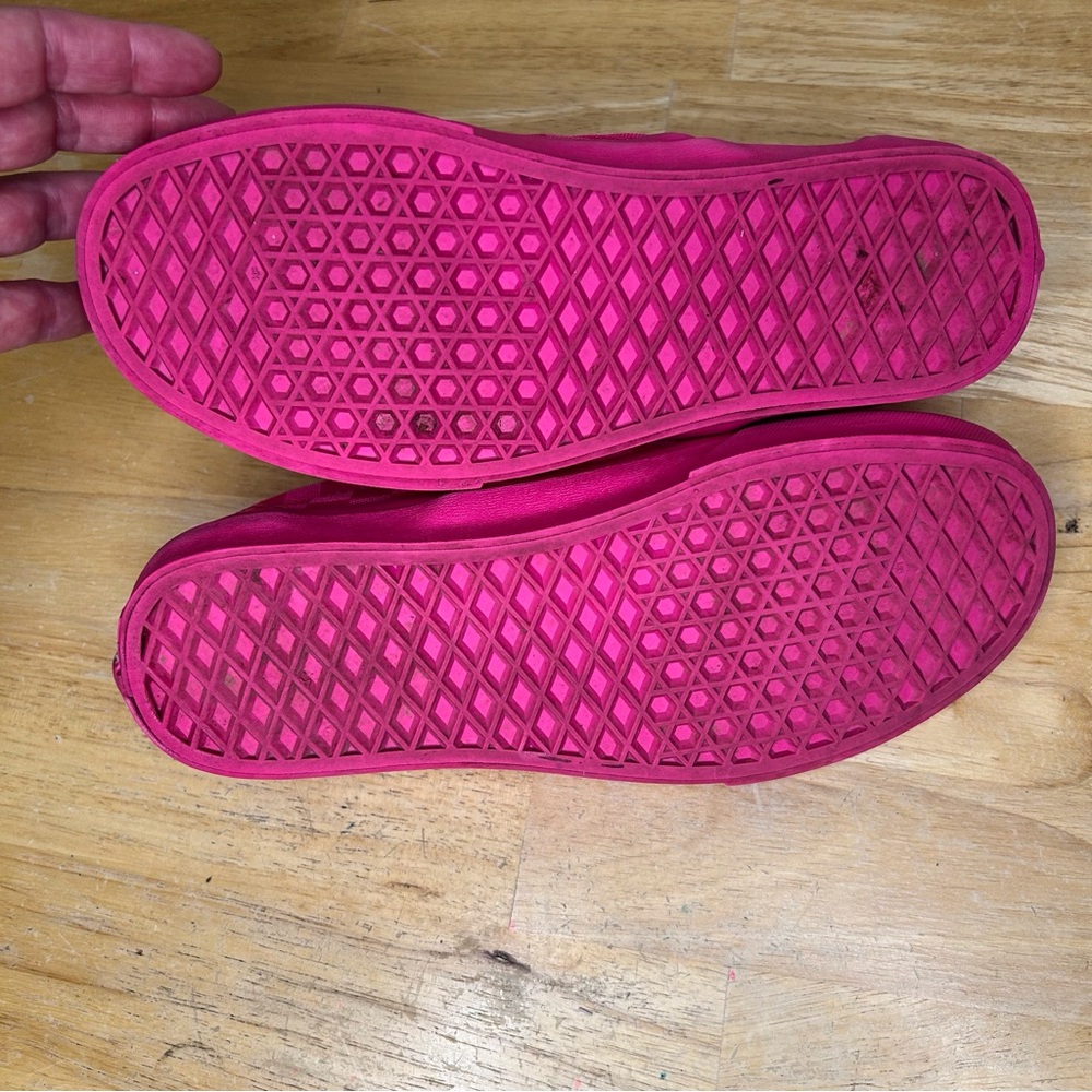 🩷 🩷 RARE FIND 🩷 🩷Vans Classic Slip-On Checkerboard Sneakers on Pink Glow - Picture 5 of 9